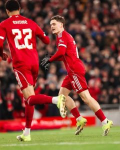 Wirtz, do Liverpool, celebra gol nesta segunda-feira (12), em jogo válido pela Copa da Inglaterra