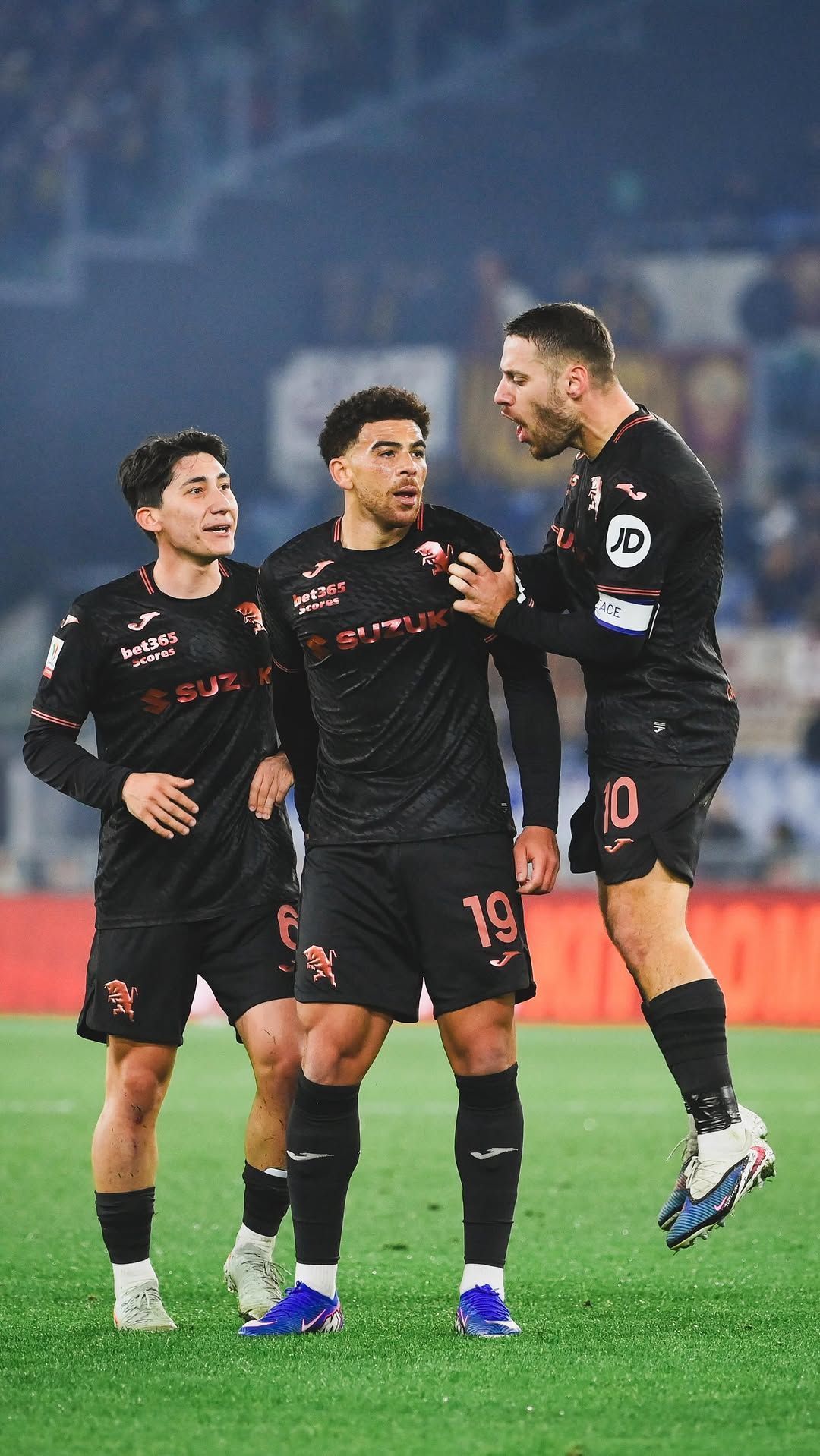 Torino marca no fim, bate Roma fora de casa e avança às quartas da Copa da Itália