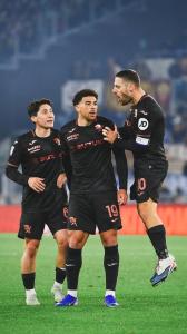 Time do Torino celebra gol contra a Roma