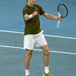 Sinner atropela Ben Shelton e enfrentará Djokovic na semi do Australian Open