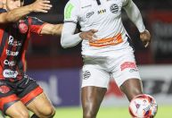 Com hat-trick de atacante, Athletic vence Pouso Alegre em jogo de sete gols no Mineiro
