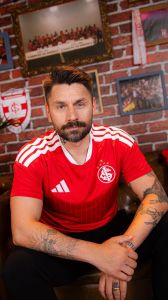 Rafael Sóbis, ídolo do Internacional, na apresentação da nova camisa