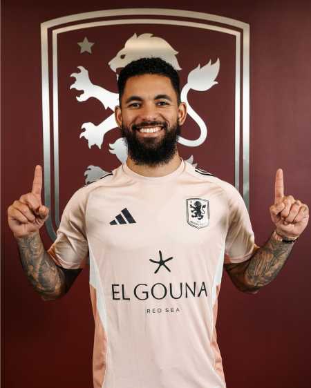 Douglas Luiz é o novo jogador do Aston Villa