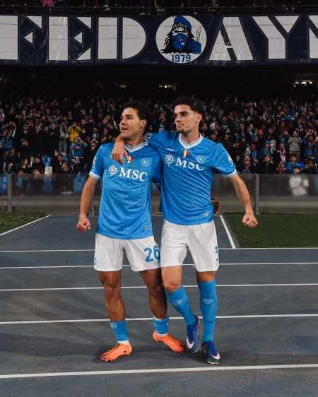 Napoli celebra vitória contra a Fiorentina