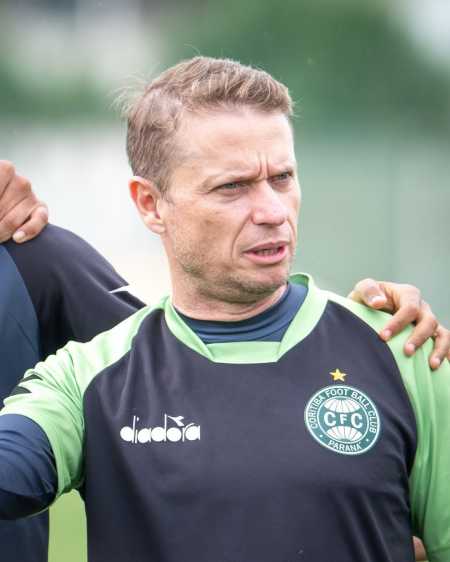 Fernando Seabra, técnico do Coritiba, reencontra o Cruzeiro
