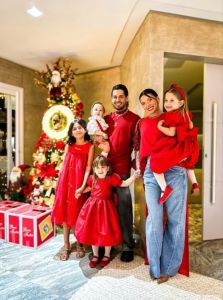 Zé Felipe mostra Natal ao lado de Ana Castela, filhas e familiares