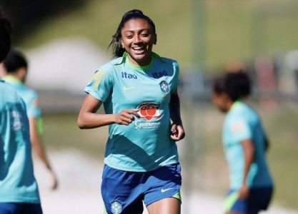 Kerolin durante treino pela Seleção Brasileira