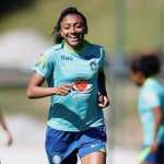 Atacante Kerolin celebra fase artilheira na Seleção, mas não se acomoda