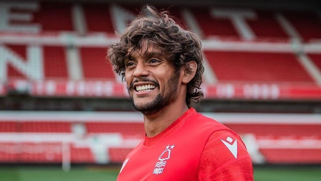 Scarpa acerta pendências na Inglaterra, e Atlético prepara anúncio