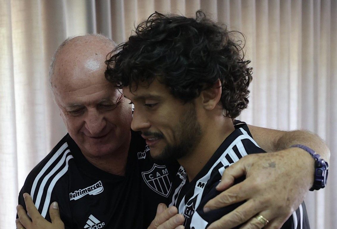 Felipão diz como usará Scarpa no Atlético e se meia será 'solução da bola aérea'