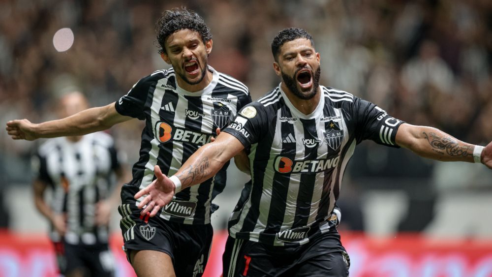 Hulk decide no fim, e Atlético vence Corinthians em Arena MRV lotada