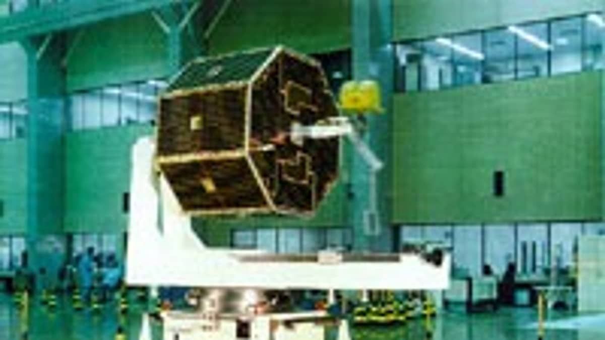 Satélite brasileiro há 30 anos no Espaço tem recorde mundial