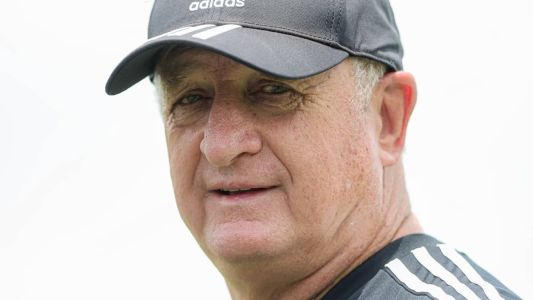 Scolari completou 20 partidas pelo Atlético na vitória por 2 a 0 sobre o Palmeiras