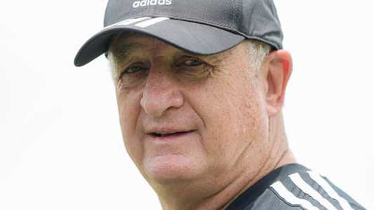 Scolari completou 20 partidas pelo Atlético na vitória por 2 a 0 sobre o Palmeiras