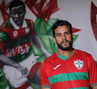 Henrique Ceifador foi o jogador escolhido para revelação dos novos uniformes