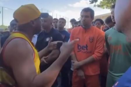 Pablo é ameaçado e agredido por um torcedor do Sport