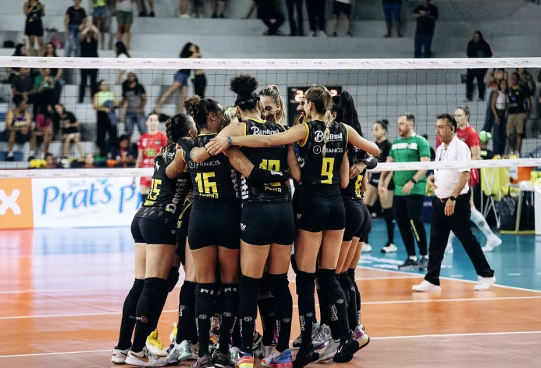 Dentil Praia Clube x Unilife Maringá: horário e onde assistir ao vivo pela Superliga Feminina