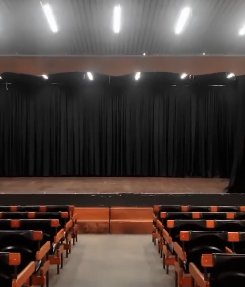Mulher morre após passar mal durante apresentação em teatro de Conselheiro Lafaiete