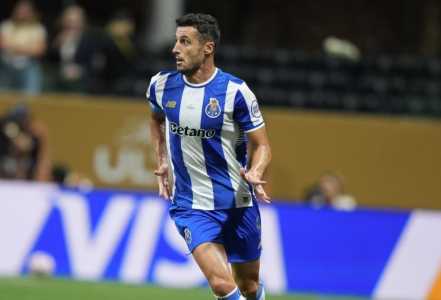 Iván Marcano em ação pelo Porto no Mundial de Clubes da Fifa