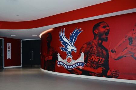 Estádio de Wembley preparado para jogo do Crystal Palace na semifinal da Copa da Inglaterra em 2025