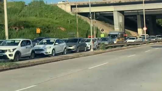 Congestionamento chegou a dois quilômetros na Via Expressa