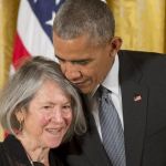 Segunda poeta dos EUA a vencer o Nobel de Literatura morre aos 80 anos