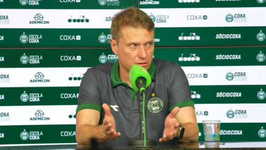 Seabra reclamou de arbitragem o Couto Pereira