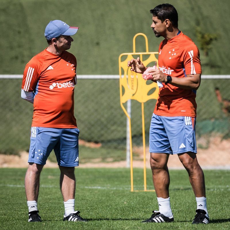 Escalação do Cruzeiro: Seabra tem volta de zagueiro e dois desfalques contra o Grêmio