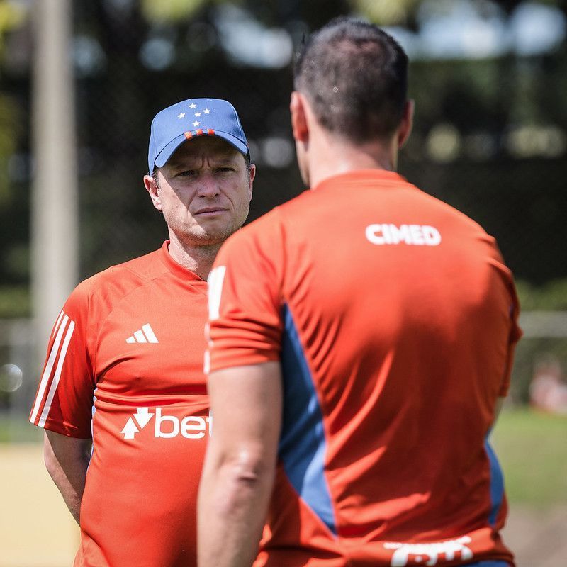 Sem Cabral e com Matheus Pereira, Cruzeiro divulga relacionados para jogo com Fortaleza