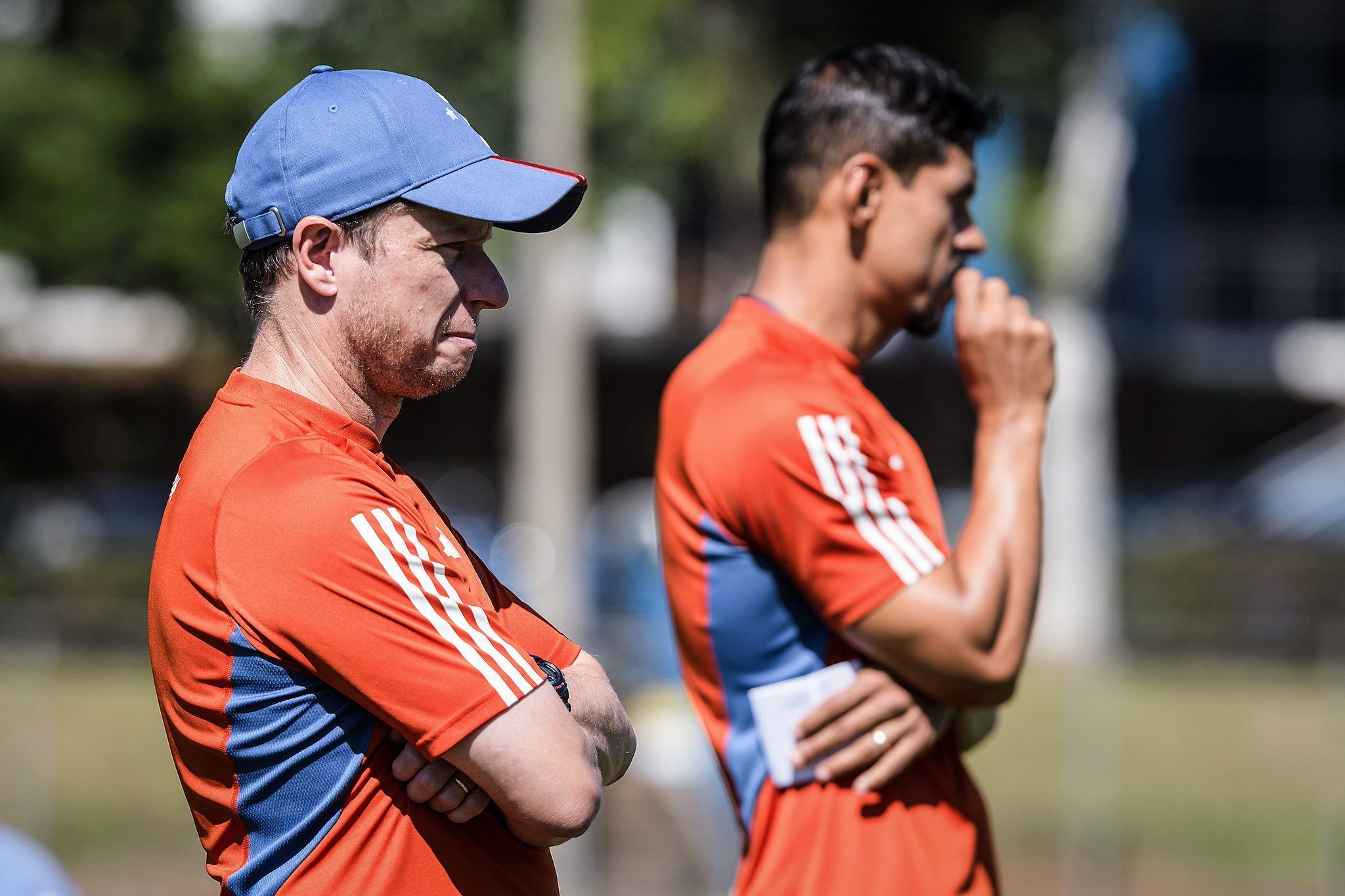 Escalação do Cruzeiro: Seabra prepara mudanças em todos os setores contra o Botafogo