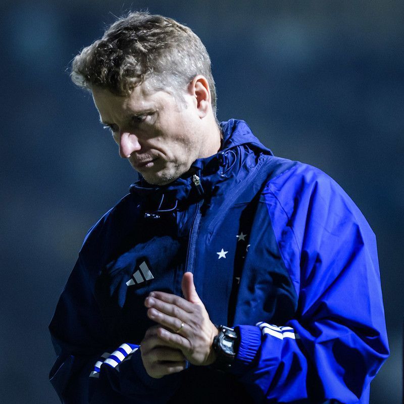 Técnico do Cruzeiro justifica escalação de Palacios contra o Criciúma
