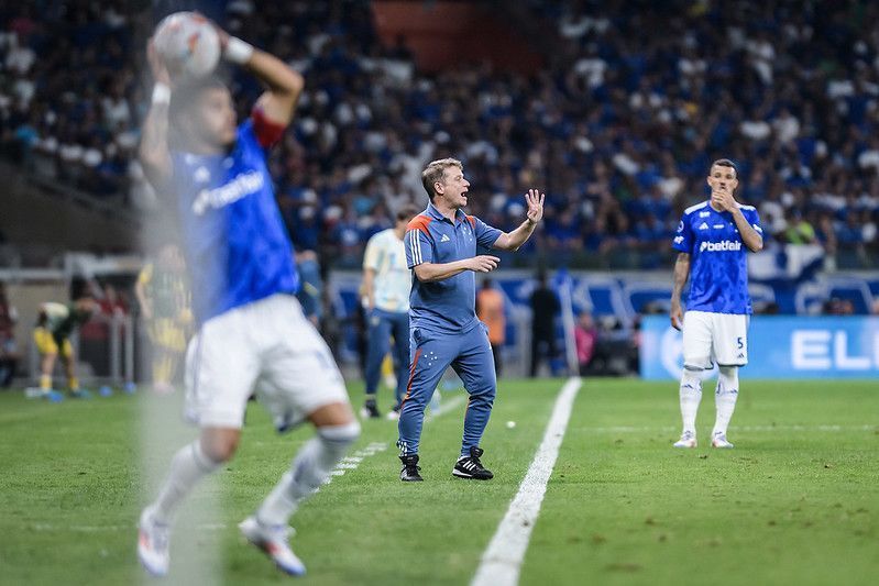 Seabra analisa classificação do Cruzeiro e revela 'estudo especial' sobre o Boca