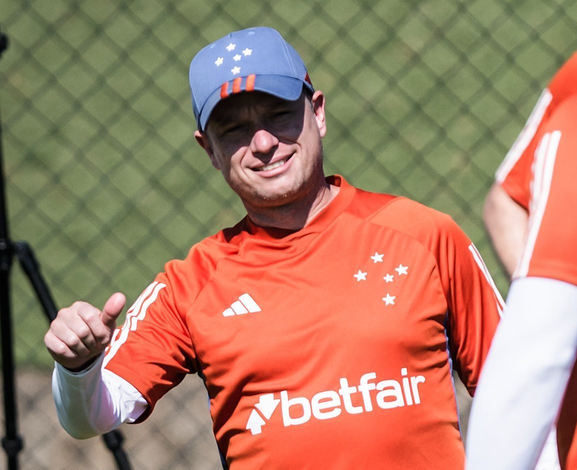Sem Romero e com retorno de atacantes, Cruzeiro divulga relacionados para enfrentar Fluminense
