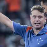 Seabra iguala jogos de ex-técnico do Cruzeiro com dobro de vitórias; veja números