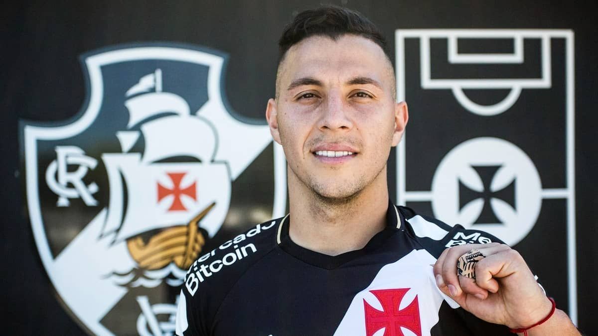 Vasco anuncia contratação do atacante paraguaio Sebastián Ferreira