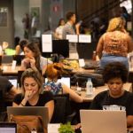 Programadores do Amanhã: ONG selecionará 120 jovens de baixa renda para formação gratuita