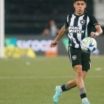 Matías Segóvia faz cirurgia na mão e desfalca o Botafogo