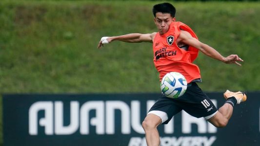 Segovinha durante atividade do Botafogo no CT Lonier, no Rio de Janeiro