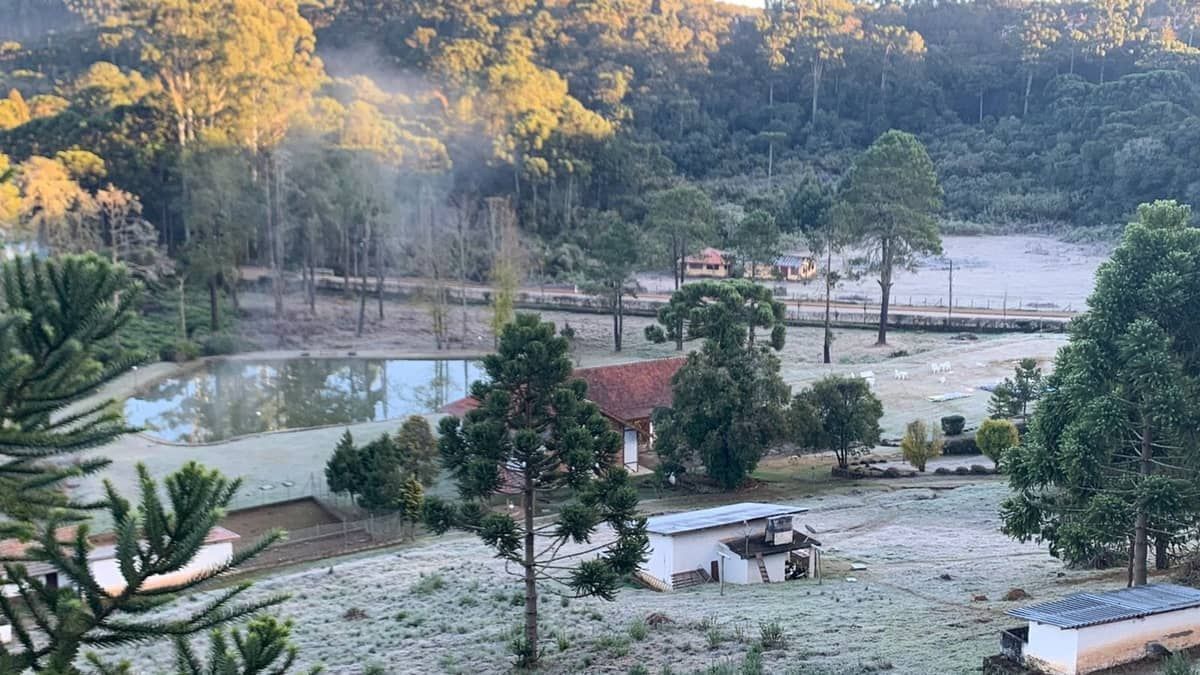 Previsão do tempo: distrito de Minas registra dia mais frio do ano com temperatura de 1,6°C