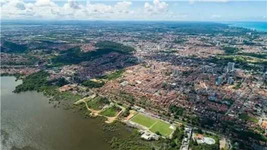Segundo a Defesa Civil, há o "risco iminente de colapso"