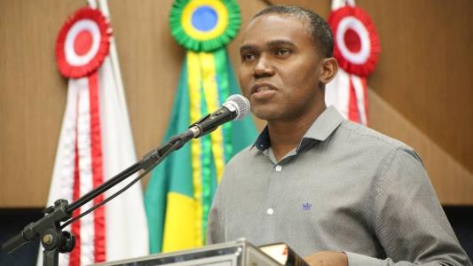 Segundo Crispim, ao contrário do que afirmou Gabriel Azevedo em nota, os dois não conversaram previamente nem firmaram acordo sobre o arquivamento da ação