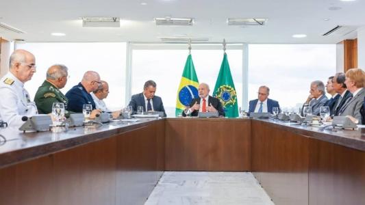 Segundo ministro da Defesa, José Múcio, ataques aos prédios dos Três Poderes não foi discutido entre Lula e comandantes