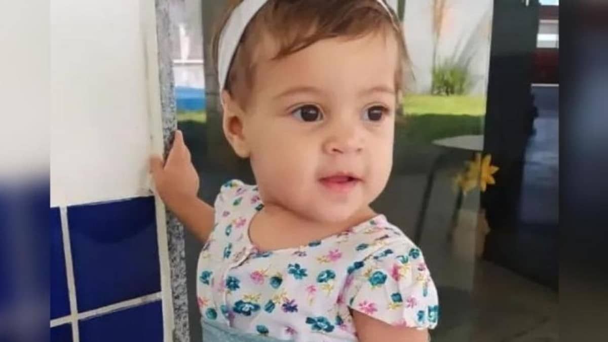 Bebê de um ano morre afogada em balde de água enquanto família fazia faxina em casa