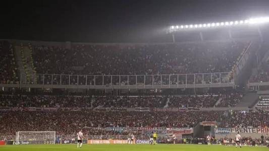 Segundo o Fluminense, torcida encheu mais de 30 ônibus em Buenos Aires