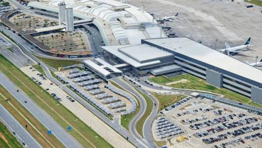 Segundo o Sindicato Nacional dos Aeronautas (SNA), a greve continua enquanto os tripulantes esperam uma proposta das companhias aéreas que atenda suas demandas