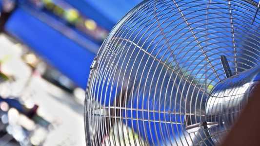 Segundo ONS, outubro de 2023 deve ter uma elevação da carga elétrica do Sistema Interligado Nacional (SIN) de 6,2% por conta do calor extremo.
