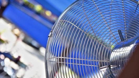 Segundo ONS, outubro de 2023 deve ter uma elevação da carga elétrica do Sistema Interligado Nacional (SIN) de 6,2% por conta do calor extremo.