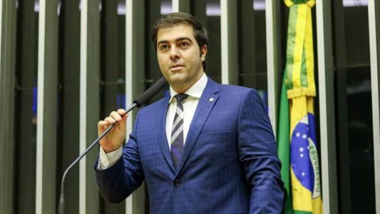 Segundo os técnicos da AGE, o nome do ex-deputado estaria inviabilizado porque ele disputou, no ano passado, a reeleição à Câmara Federal