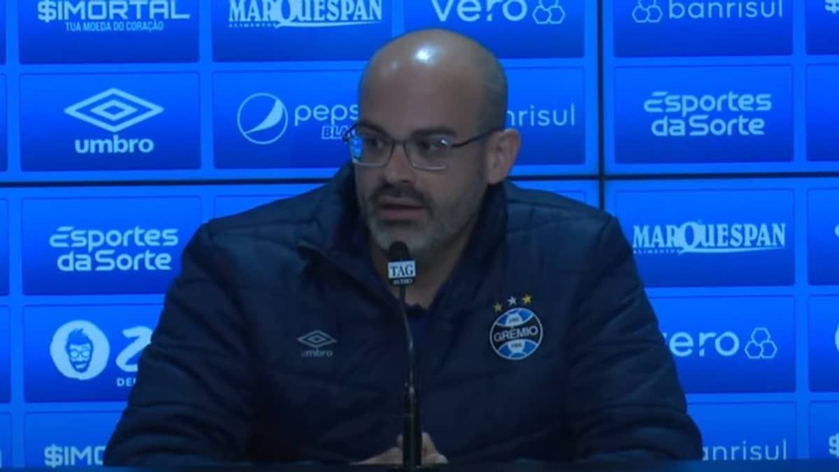 Vice do Grêmio desmente aposentadoria de Suárez: 'Não existiu'