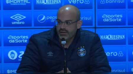 Segundo Paulo Caleffi, Suárez nunca o procurou para reclamar das dores no joelho